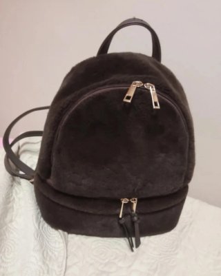 Bolso marrón peludo