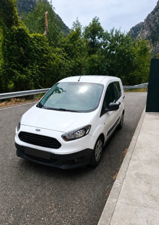 Ford Transit Courier 2015
