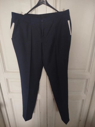 Traje de chaqueta azul marino