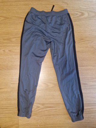 Chándal Under Armour gris niño Talla L