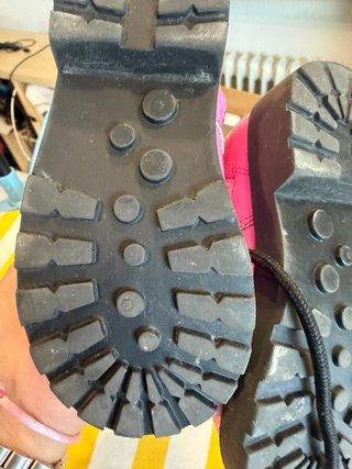 Botas niña rosa y negras casi sin uso