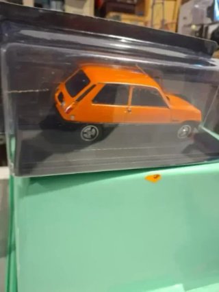 Renault 5  1:24