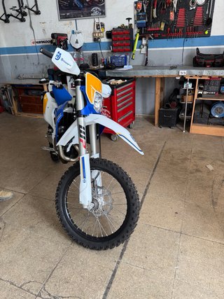 Husqvarna Enduro Moto Azul/Blanco/Amarillo
