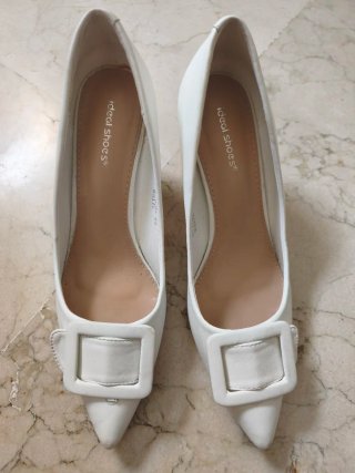 Zapatos de tacón blancos Ideal Shoes