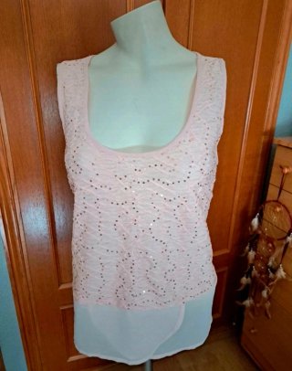 Blusa vaporosa con lentejuelas