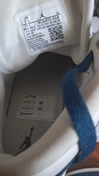 Zapatillas Air Jordan 1 Azul y Blanco.