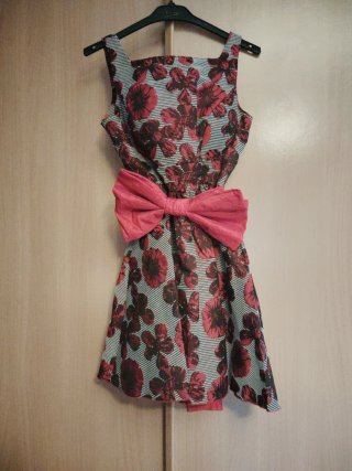 Vestido fiesta flores gris y rojo