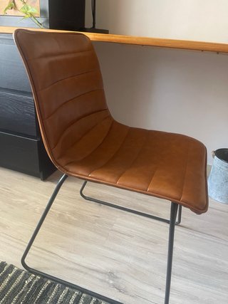Estructura de silla metálica negra