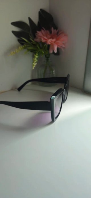 Gafas de sol oversize negras moradas