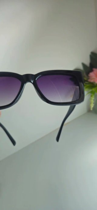 Gafas de sol oversize negras moradas