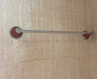 Accesorios de baño de acero inoxidable y madera