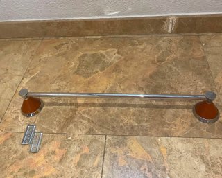 Accesorios de baño de acero inoxidable y madera
