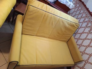 Sofá cama amarillo 5 meses de uso