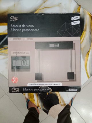 ¡SUPER OFERTA! Báscula Vidrio Cien Beauty NUEVO!