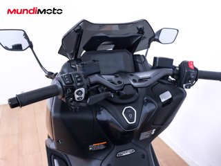 YAMAHA T-MAX 560