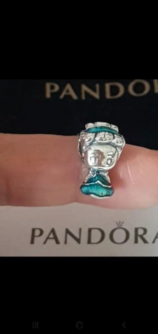 Charm Pandora la Cenicienta de Disney.