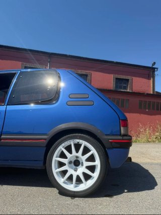 Peugeot 205 1.6 8V