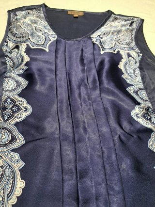 Blusa Cortefiel azul y blanca satinada