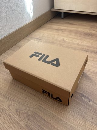 Zapatillas Fila Azul y Rojo