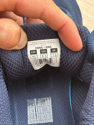 Zapatillas Fila Azul y Rojo