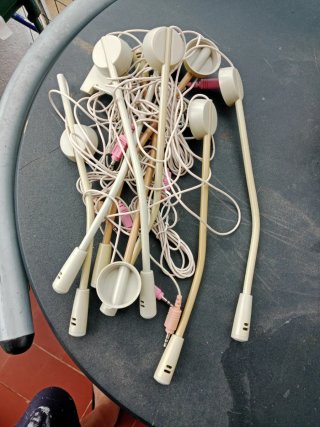8 micrófonos
