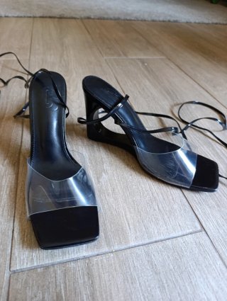 Sandalias de tiras negras talla 41