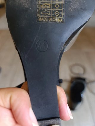 Sandalias de tiras negras talla 41