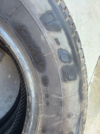 2 Neumáticos Ovation V-02 195R15C 106/104R