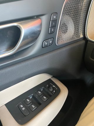 Volvo XC60 2025