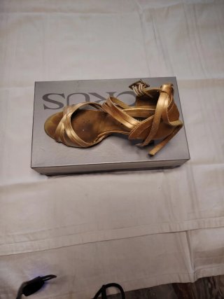 Scarpe da ballo latino oro tacco medio