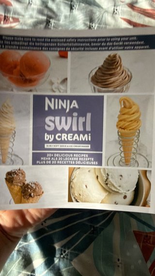 Ninja Creami Máquina de Helados , NUEVA!!!