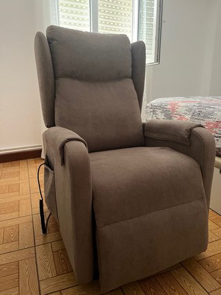 Sofá reclinable automático beige