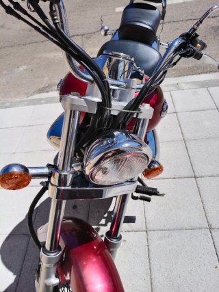 Suzuki Intruder LC 250 - Moto Cruiser Roja