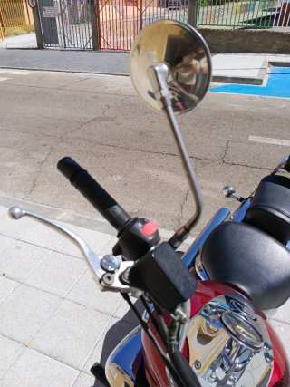 Suzuki Intruder LC 250 - Moto Cruiser Roja