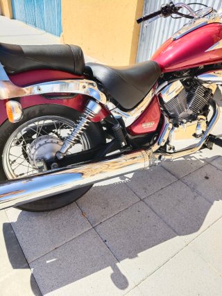 Suzuki Intruder LC 250 - Moto Cruiser Roja