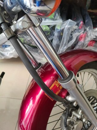 Suzuki Intruder LC 250 - Moto Cruiser Roja