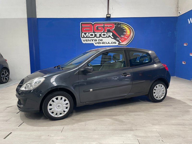 Renault Clio 1.2 i - foto 1