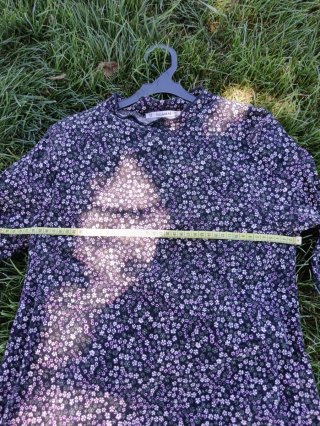 Vestido estampado floral morado y negro
