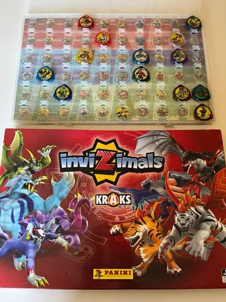Lote Invizimals KRAKS: Archivador + 38 Tazos