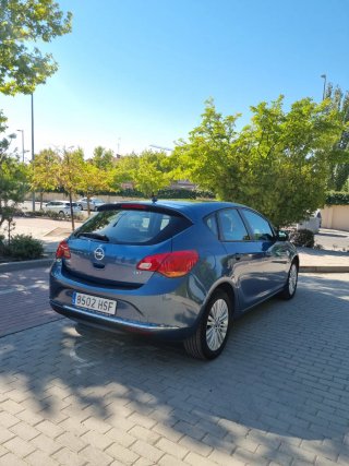 Opel Astra 2013 único dueño