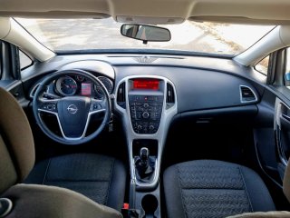 Opel Astra 2013 único dueño