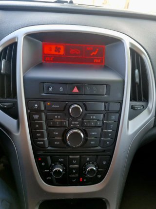 Opel Astra 2013 único dueño