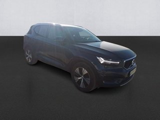 Volvo XC40 T3 Momentum Pro 120 kW (163 CV)