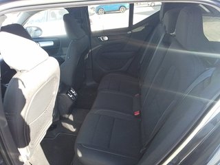 Volvo XC40 T3 Momentum Pro 120 kW (163 CV)