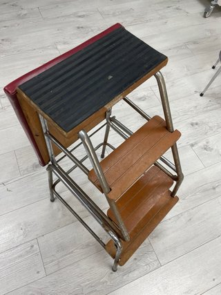 Banqueta Escalera Metálica y Madera