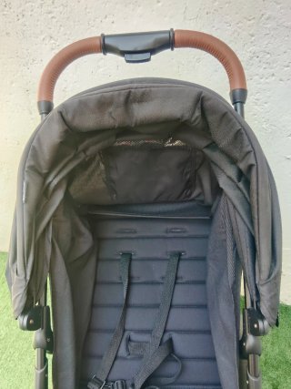 Carrito de bebé negro
