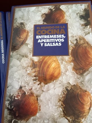 Colección de libros de receita Mundo de la Cocina.