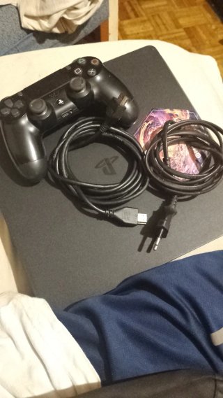PS4 1TB Nero con Controller Negoziabile