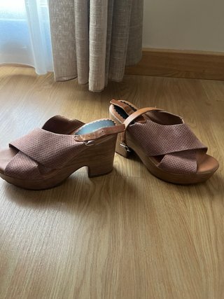 Sandalias plataforma rosas con tiras cruzadas
