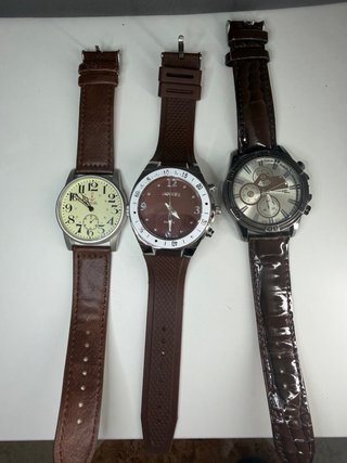 Lote de 17 relojes.